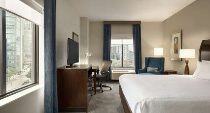 Hilton Garden Inn Minneapolis Downtown Room Type - 1 KING BED CORNER ROOM Hilton Garden Inn Minneapolis Downtown Room Type - 1 KING BED CORNER ROOM