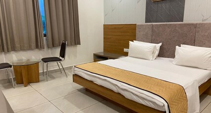SAVSHANTI LAKE RESORT Room Type - SUPER DLX AC ROOM WITHOUT BALCONY NO LAKE VIEW