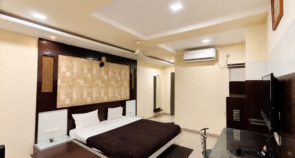 Hotel Shree Satyam Room Type - Business Club Room