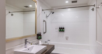Crowne Plaza TERRIGAL Room Type - 1 King Junior Suite Ocean View Crowne Plaza TERRIGAL Room Type - 1 King Junior Suite Ocean View