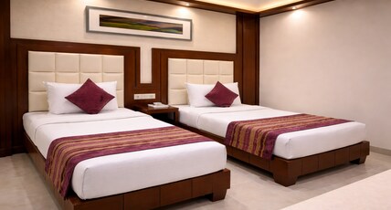 Hotel Emerald Room Type - Club Twin (2 Single Bed Room) with Sofa