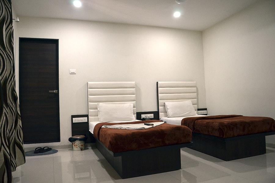 Hotel Janta Inn - Tap to explore photos