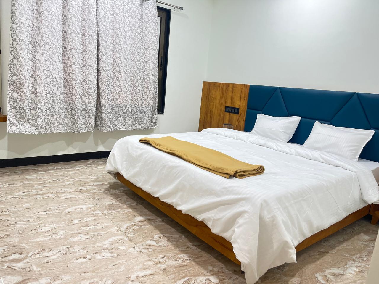 Hotel Siddh - Tap to explore photos