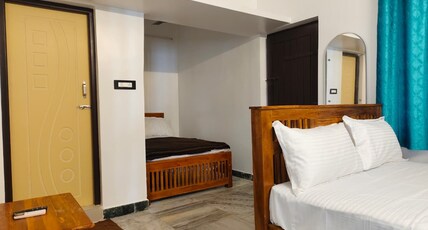 Sri Inn Room Type - Triple Room