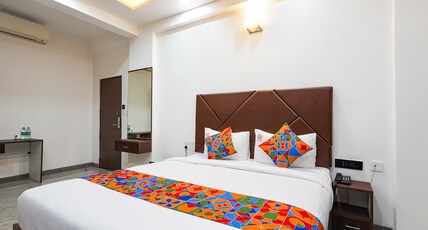 FabHotel Prime Golden Leaf Room Type - Deluxe Room