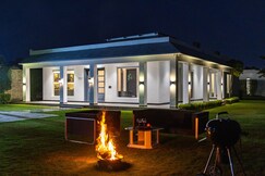 Tulip Grove by The Gardenias