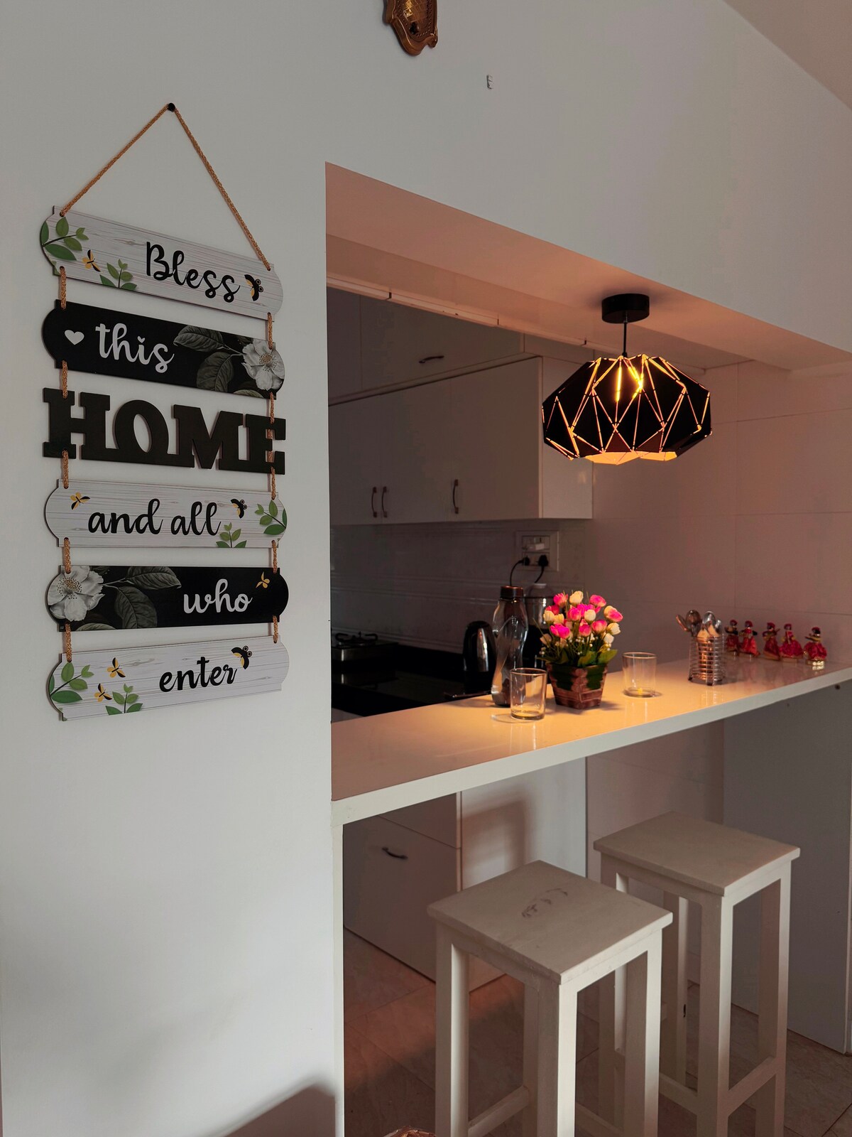 Cozy 2BHK By Royal Luxor Stay - Tap to explore photos