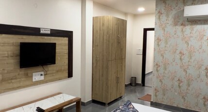 LA MONTEE BnB Room Type - Luxury King Room With Extra Benefits 