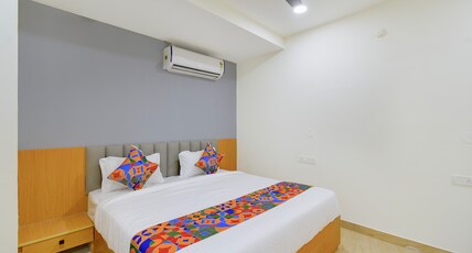FabHotel V Check Inn - Nr. Wipro Circle Rd, Financial District Room Type - Deluxe Room