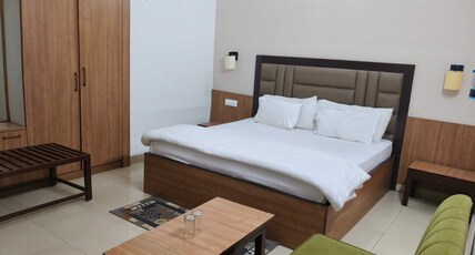 Hotel O S R International Room Type - Classic