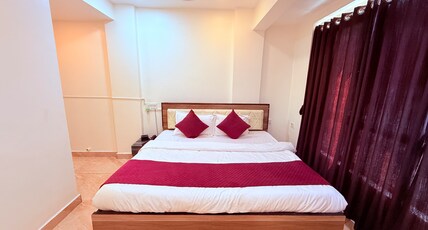Kings Residency Room Type - Deluxe AC Room