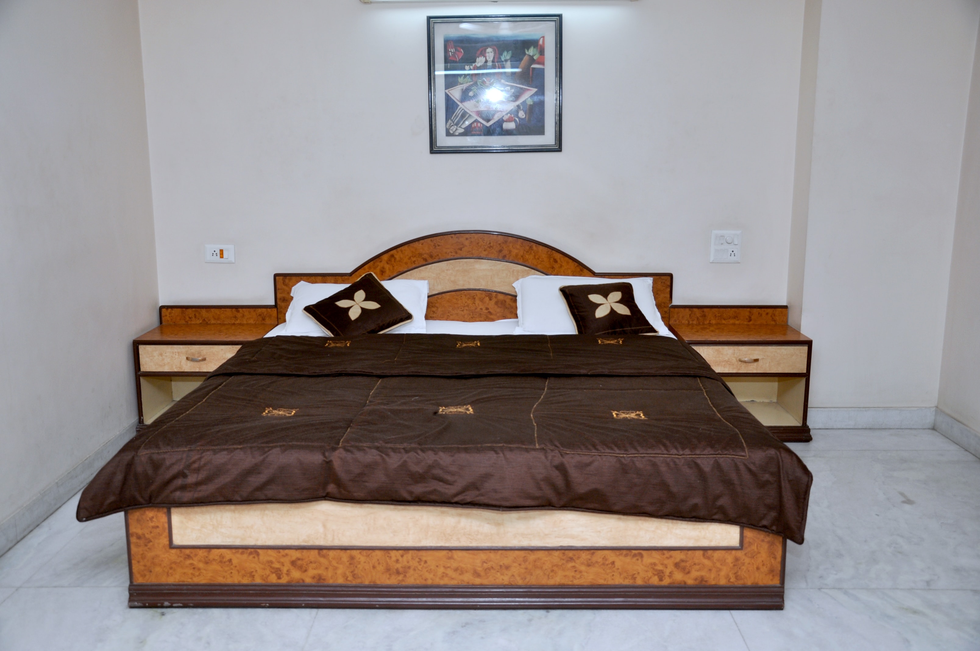 Hotel Sangam - Tap to explore photos