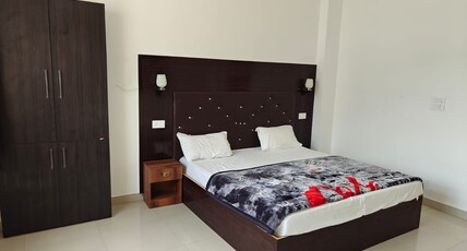 The Apricot Palace Hotel and Restaurant Room Type - Standard Room with Mountain View