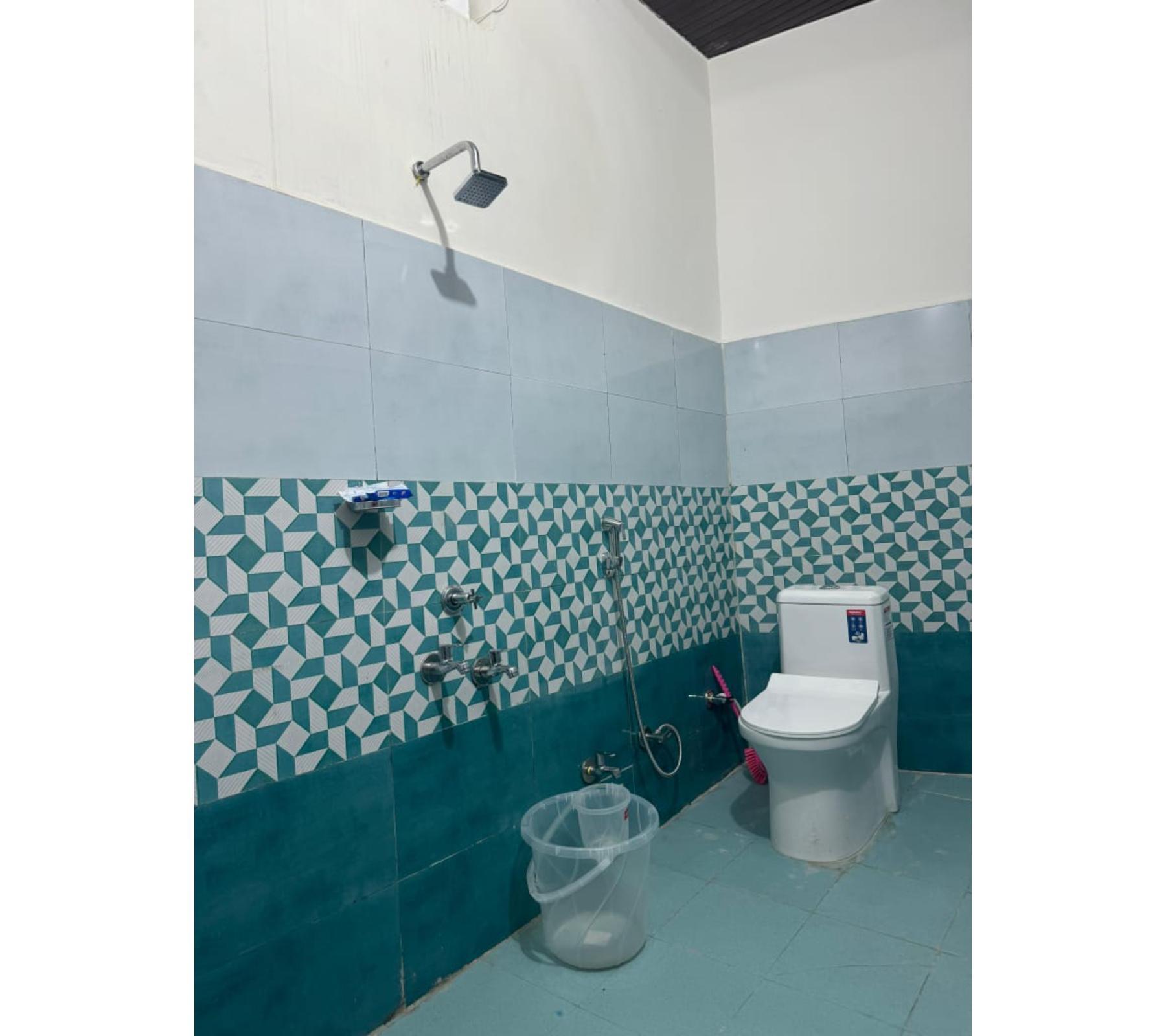 Basant Hotel Sersi - Tap to explore photos