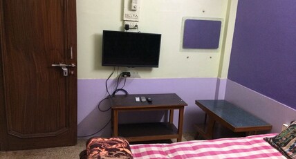 Hotel Purohit Room Type - Standard without Cooler Non AC Room