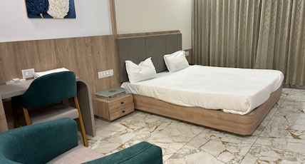 Hotel Saffron, Chikhli Room Type - Executive Room