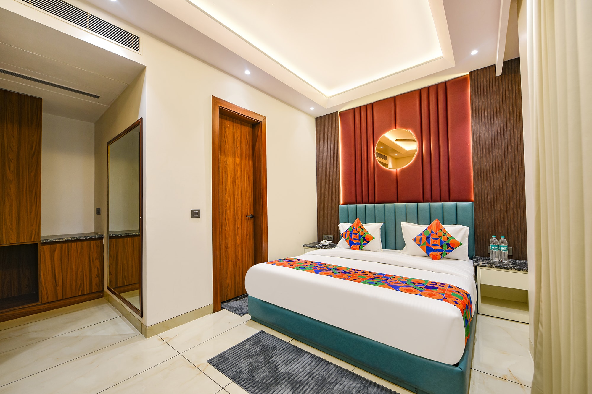 FabHotel Dreamz - Paschim Vihar - Tap to explore photos