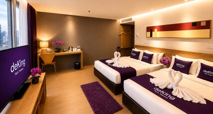 DeKing Hotel - Twin Towers Room Type - Deluxe Family - City View