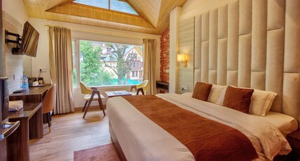 Hotel Sainison, Manali Room Type - Super Deluxe Mountain view