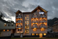 EMROZ KINGS RESORT