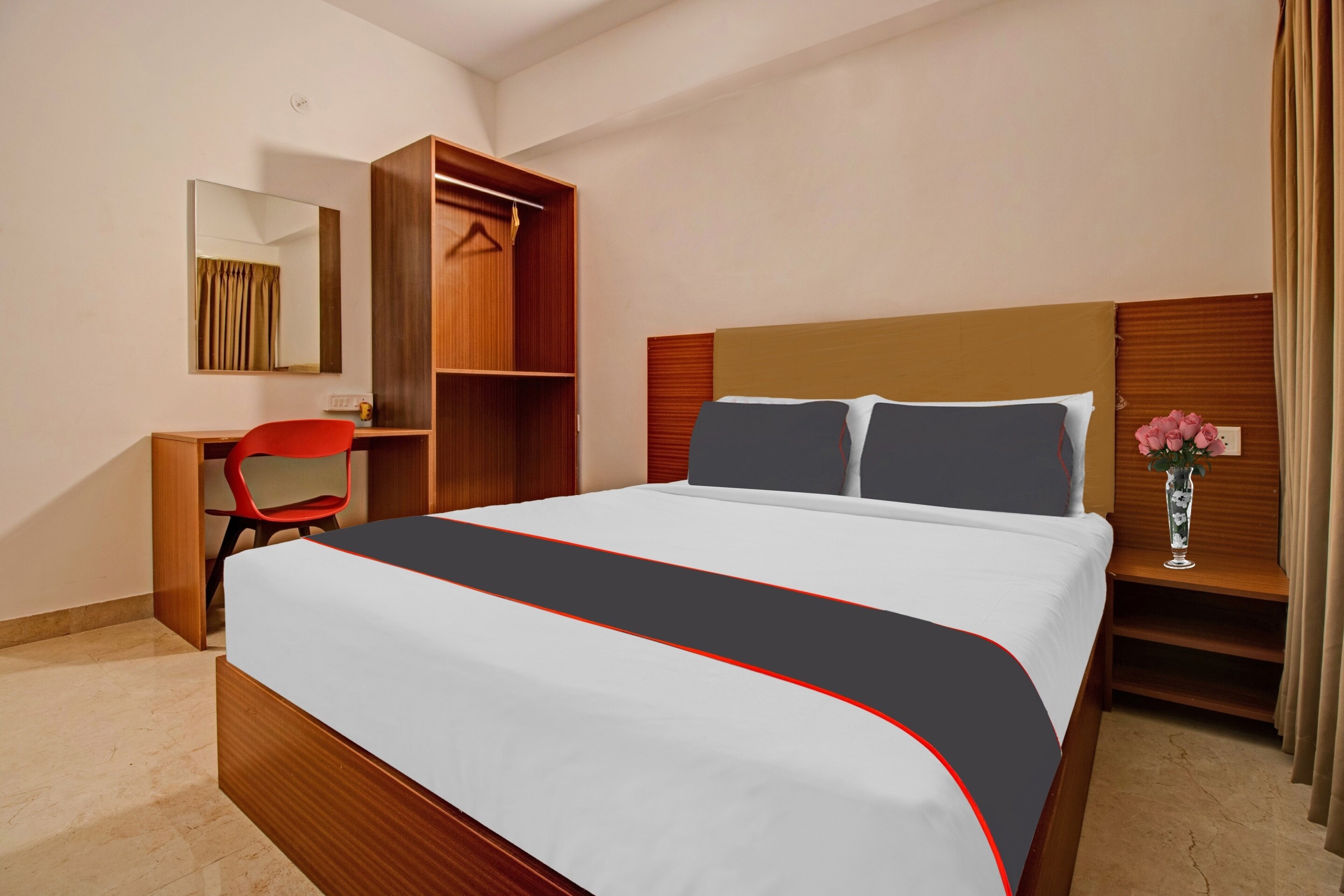 Collection O Petals Otium Business Hotel - Tap to explore photos
