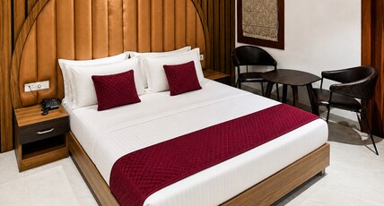 Hotel Aroma Room Type - Deluxe Room