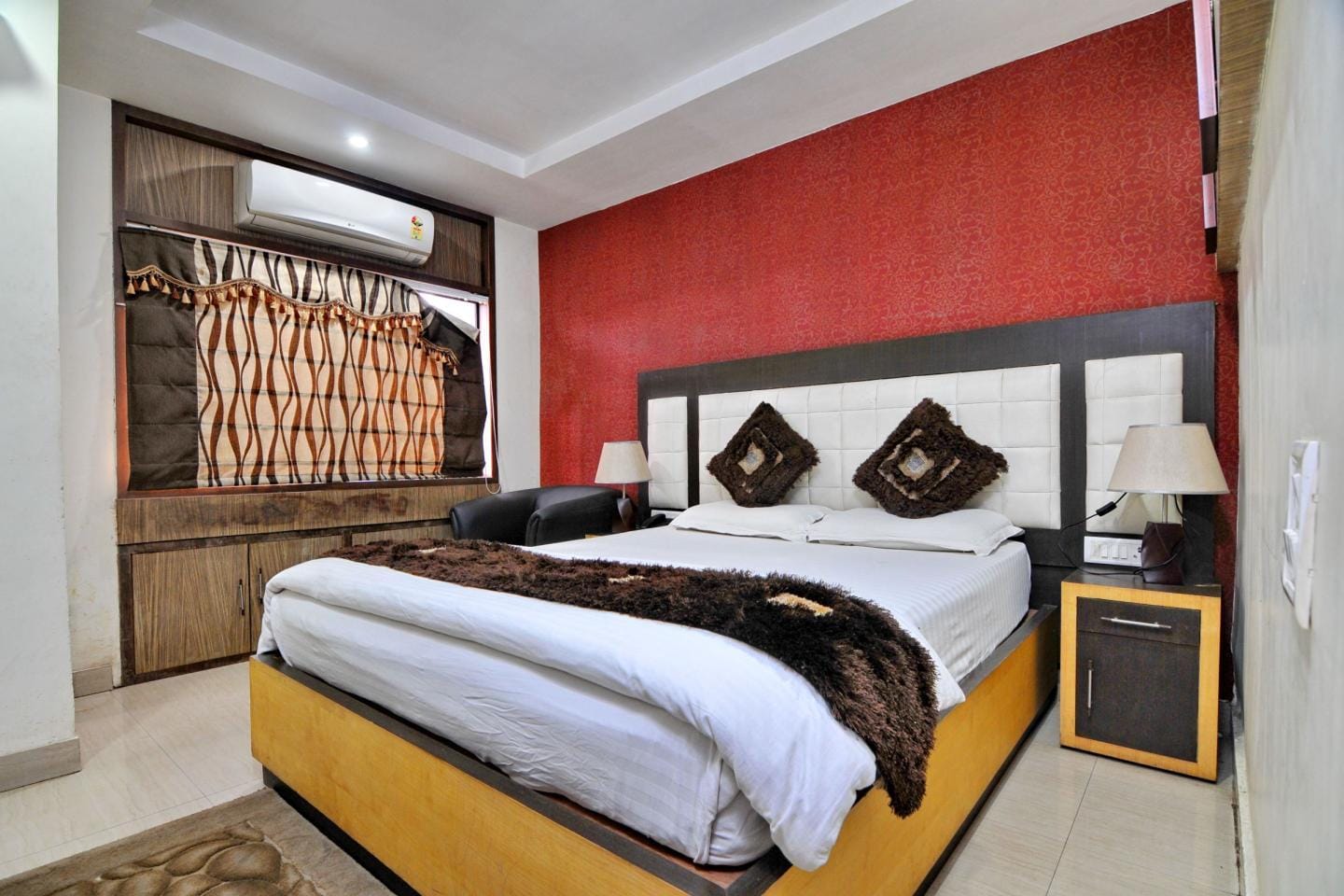 Hotel Sai inn - Tap to explore photos