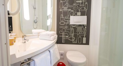 ibis Avranches Baie du Mont Saint Michel Room Type - Standard Room with two single beds