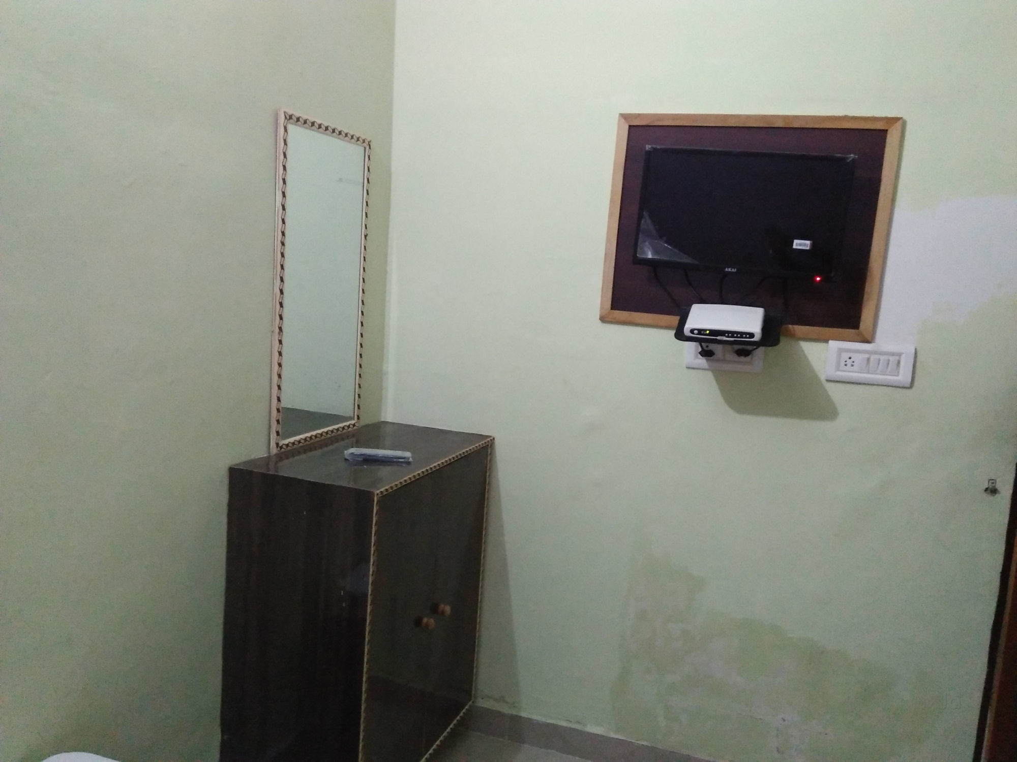 Shree Jee Guest House, Mathura - Tap to explore photos