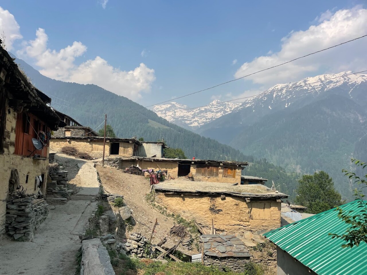 DIWAN SACHPASS GUEST HOUSE - Tap to explore photos