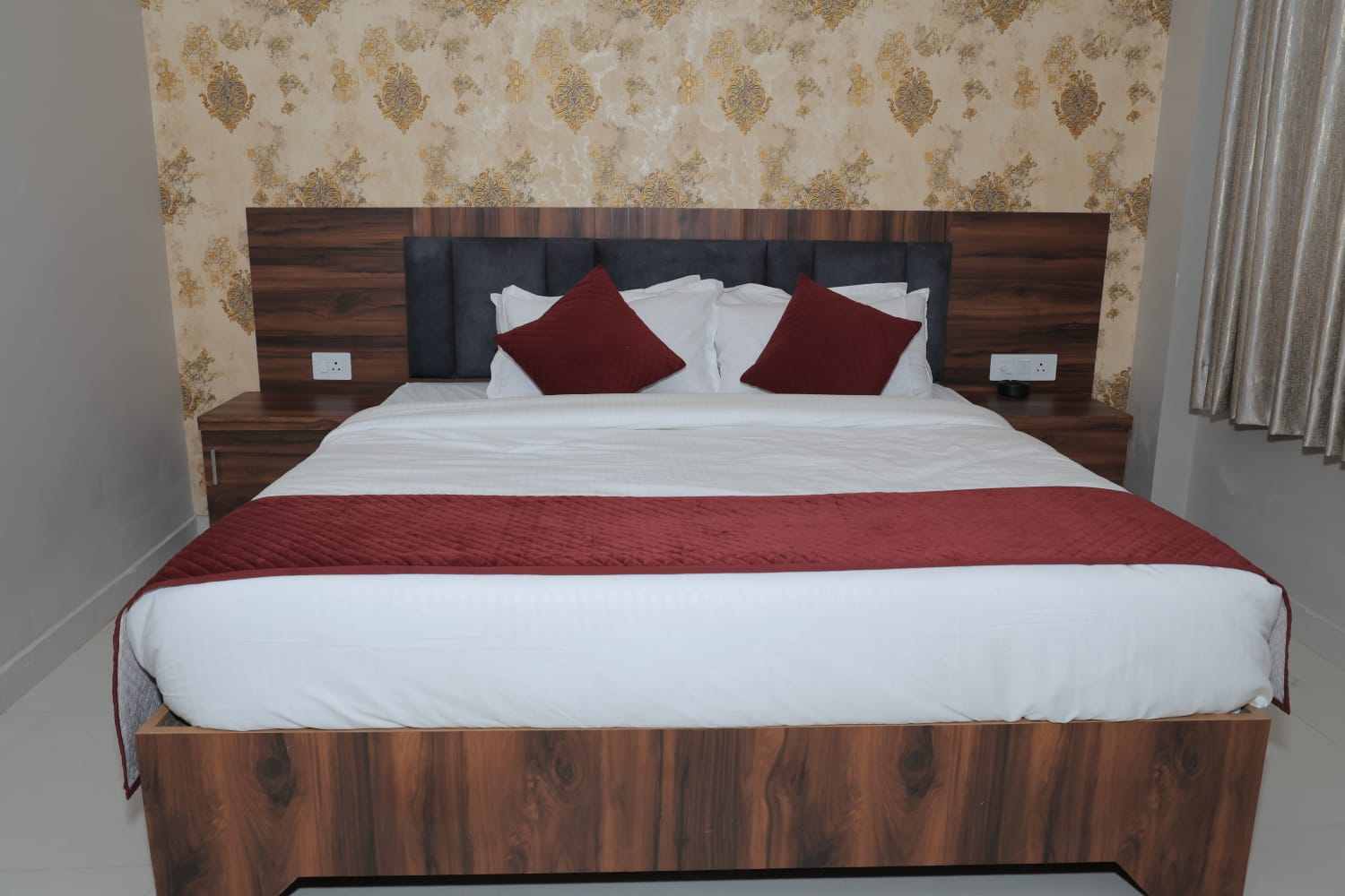 Hotel Om Palace Sikar Road Jaipur - Tap to explore photos