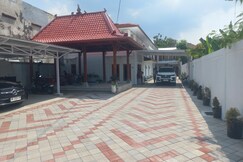 Hotel O Syariah near Plaza Ambarrukmo Yogyakarta formerly Teratai Inn