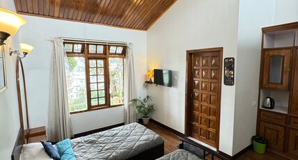 Bellevue Homestay Room Type - Deluxe Twin Room