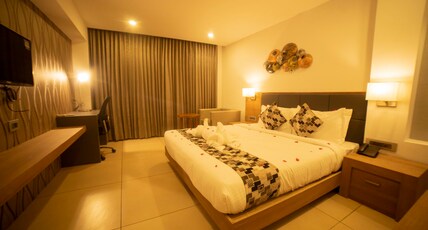 Hotel Savithri Room Type - Deluxe Room AC