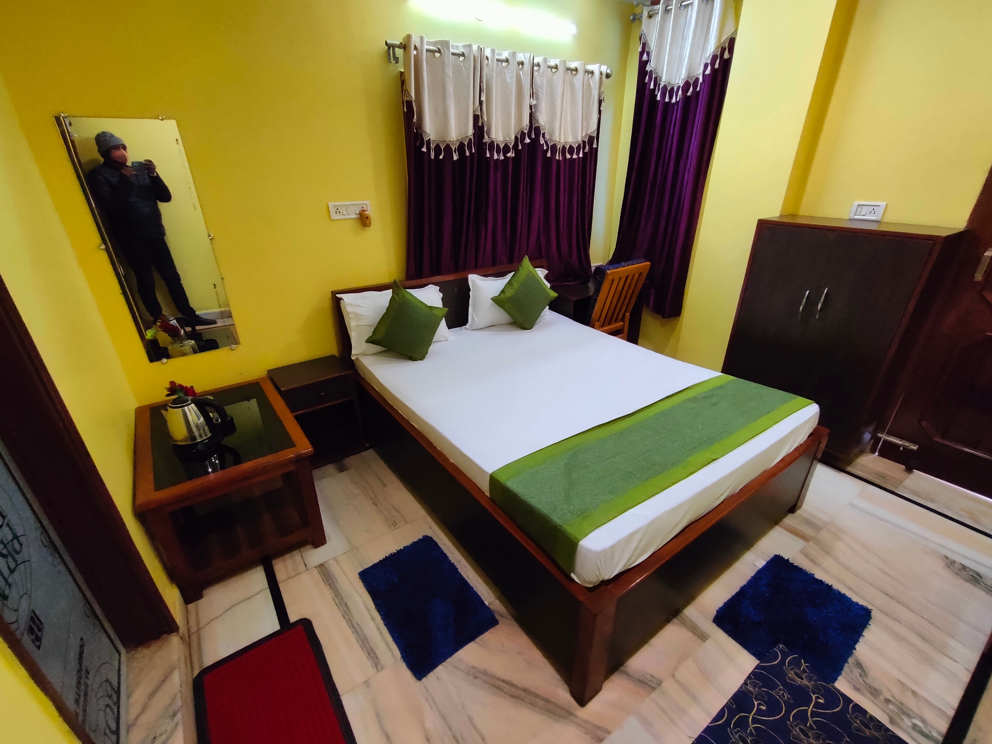 HOTEL SAKET PALACE - Tap to explore photos