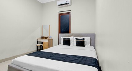 Collection O near Plaza Ambarukmo formerly Artha Ambarukmo Exclusive Room Type - Indonesia Standard Double