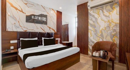 Collection O by OYO Zirakpur Bus Terminal Room Type - Super Deluxe Room