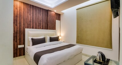 Hotel Silver Stay Delhi Room Type - Deluxe Room Hotel Silver Stay Delhi Room Type - Deluxe Room