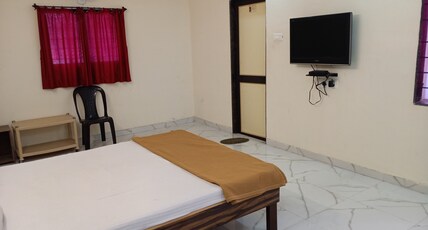 Hill Top Guest House Room Type - Super Deluxe Room