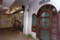 Ever Green Hotel & Restaurants