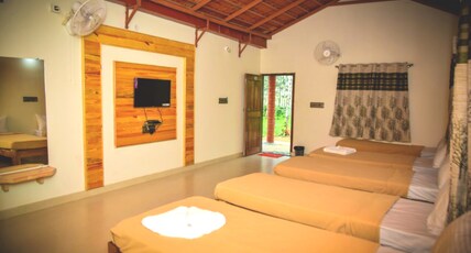 Water View Holiday Retreat | Rooms & Pool Room Type - Dormitory