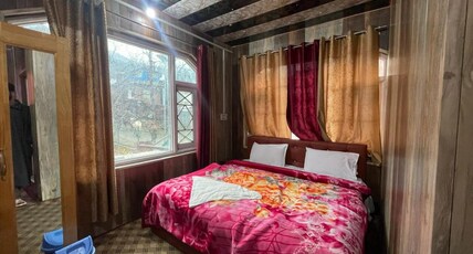 Blue Diamond Pahalgam Room Type - Standard Room