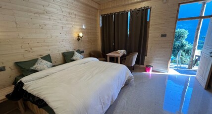The HIKERS Wooden Cottages Room Type - Private Room