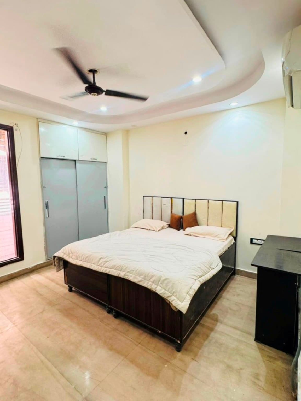 FLEXIBAY COED HOSTEL MUKHERJEE NAGAR - Tap to explore photos