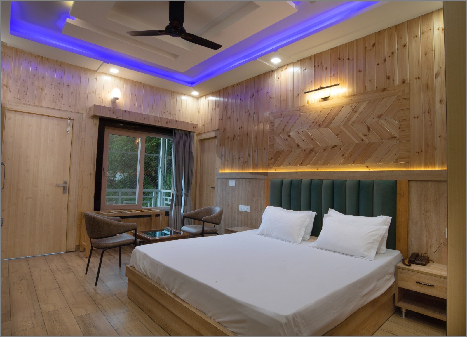 EdenVue - Tap to explore photos