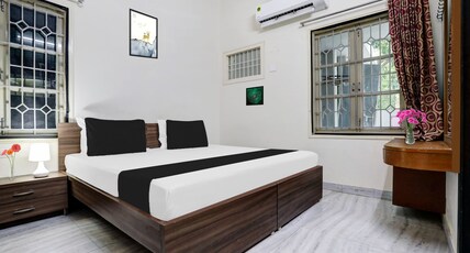 OYO Hotel O Ashok Nagar Near JNTU College Room Type - Premium
