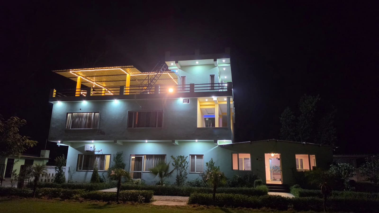 Jhilmil Jungle Resort - Tap to explore photos