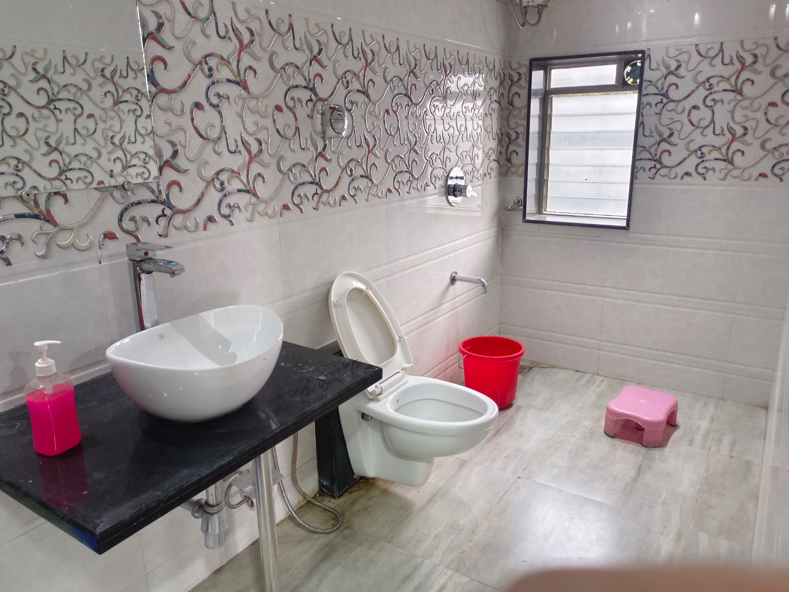 Cheerful 4BHK Home Villa AC Deluxe - Tap to explore photos
