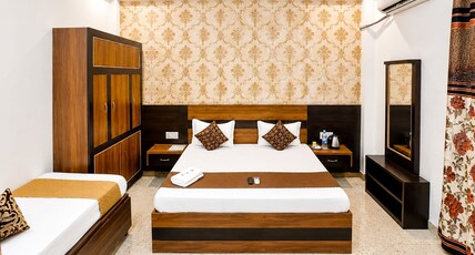 The Grand Nirmala palace Room Type - Deluxe Double Room 