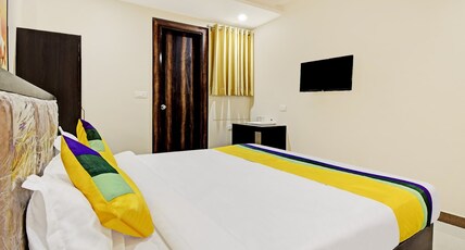 Hotel Shashwat Room Type - Deluxe Room